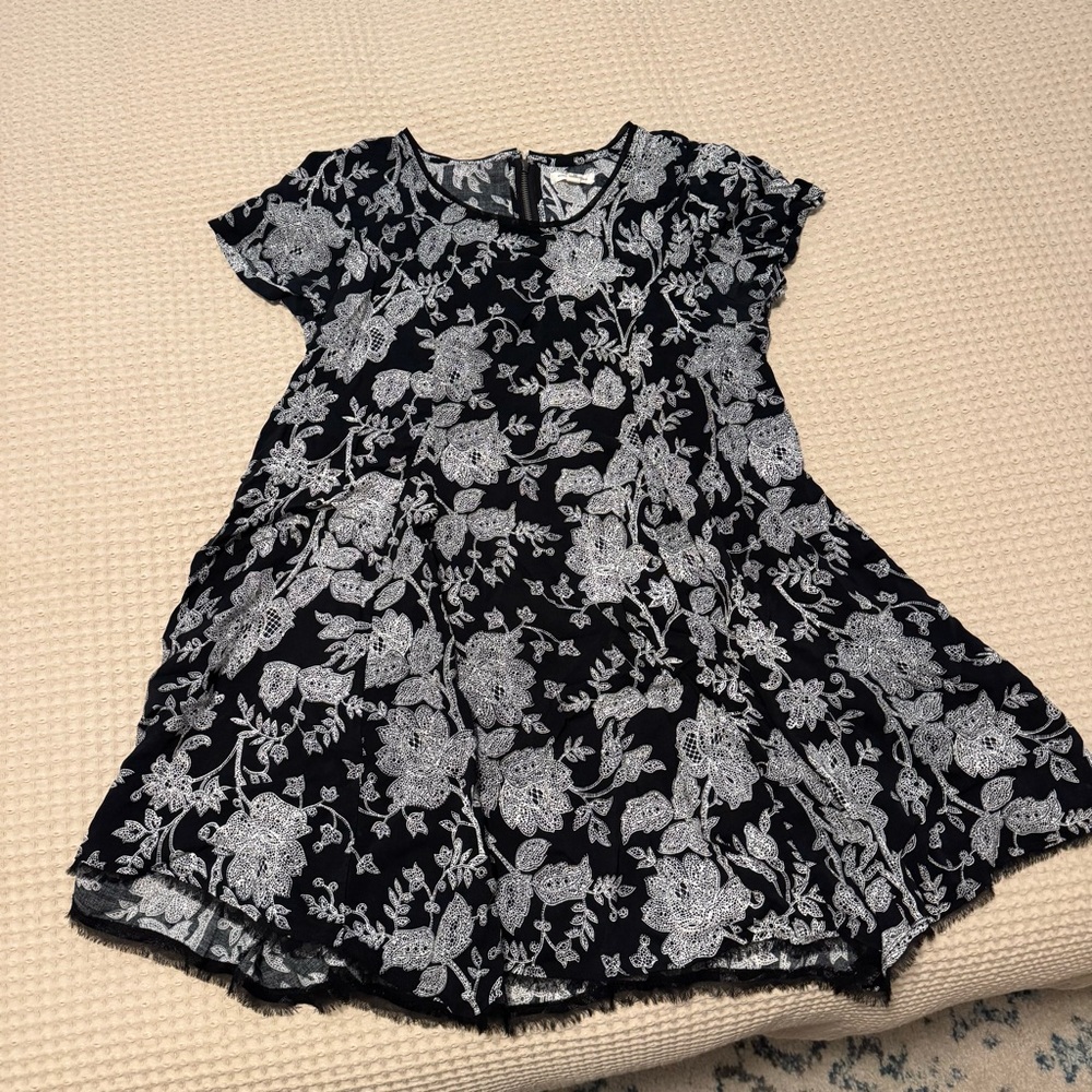 Silence + Noise Monochrome Patterned Top